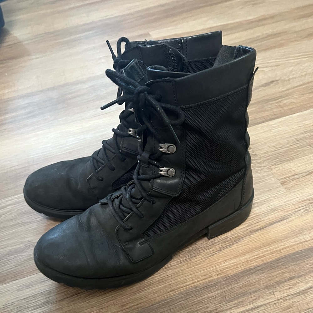 Sorel boots waterproof